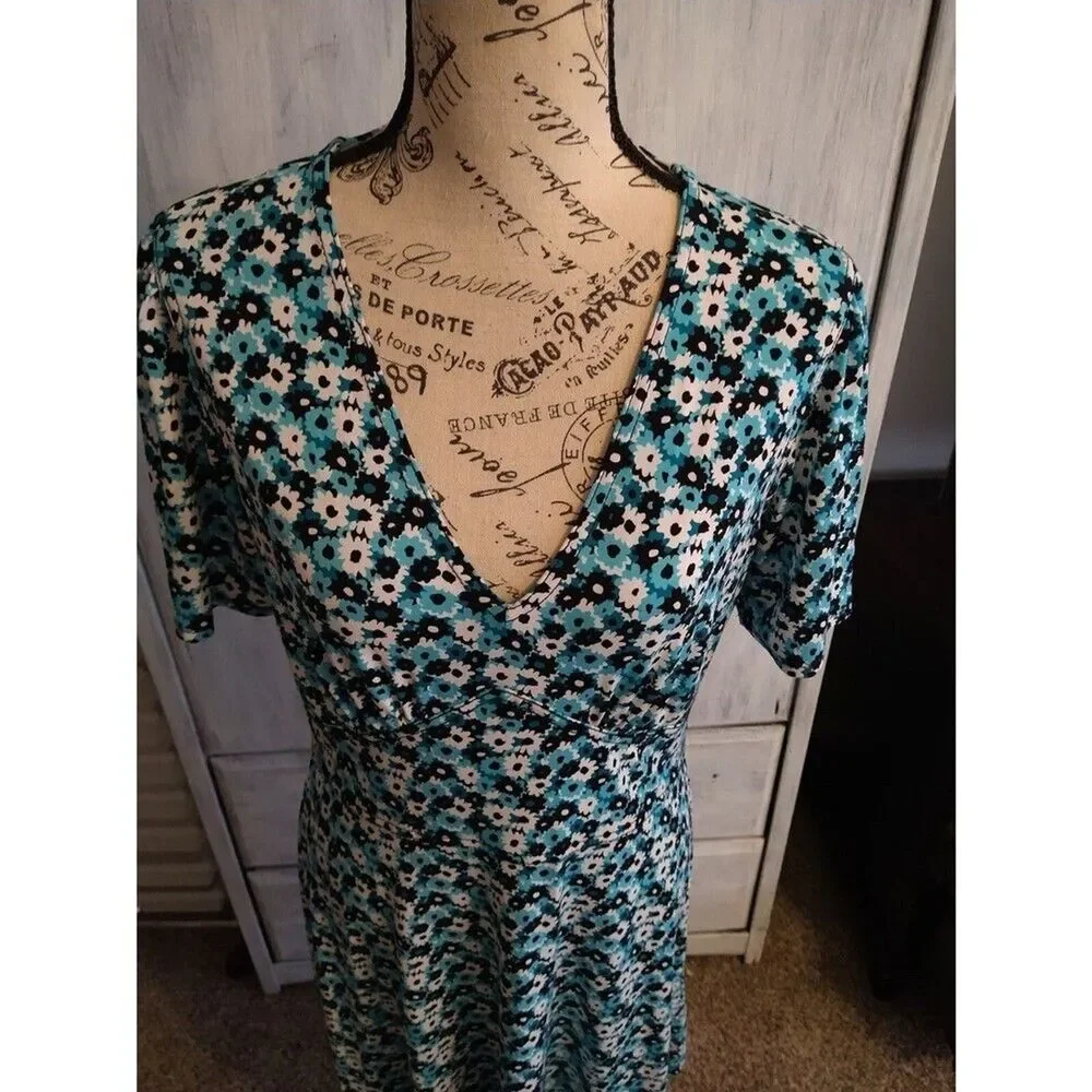 Michael kors v-neck  floral dress Medium Boho Feminine Cottagecore romance